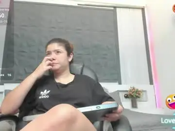 Chaturbate Live Sex Cam of sophia_blade_