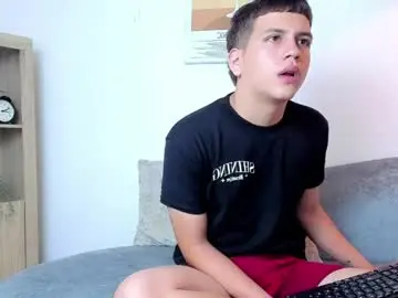 Chaturbate Live Sex Cam of dennis_hills