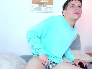 Chaturbate Live Porn of dennis_hills