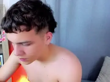 Chaturbate Best live sex cam show of dennis_hills