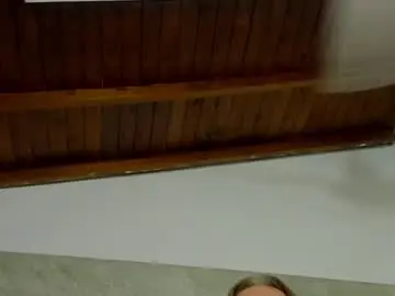 Chaturbate Live Sex Cam of isabelagomez2