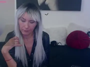Chaturbate Watch Live Sex Cams of mistressevelyn_