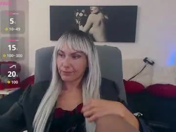 Chaturbate Live Sex of mistressevelyn_