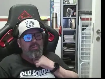 Chaturbate Live Sex Cam of womenizzeer