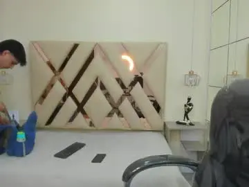 Chaturbate Watch Live Sex Cams of andrewsmile_