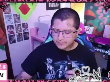 Chaturbate Live Porn of ftmbiggestclit