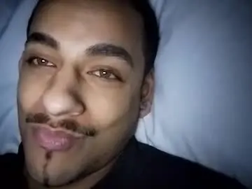 Chaturbate Live Porn of momoneyr15