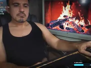 Chaturbate Sex Cam of officeman7