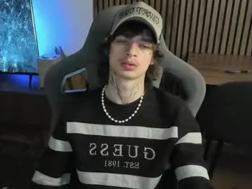 Chaturbate Live Sex Cam of oliverrgroove