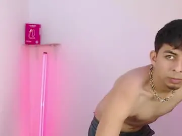 Chaturbate Nude Webcam of mralpha_latino