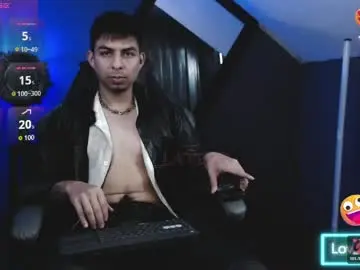 Chaturbate Live Sex Cam of mralpha_latino
