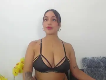 Chaturbate Live Sex Cam of renatabrownn28