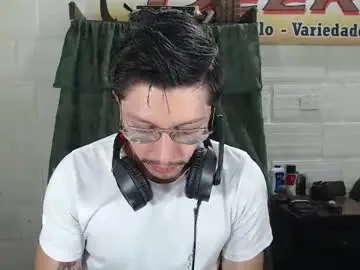 Chaturbate Live Sex Cam of miguel__98