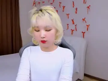 Chaturbate Live Sex Cam of milla_waves