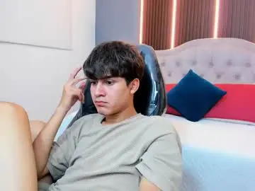 Chaturbate Nude Webcam of tommy18__