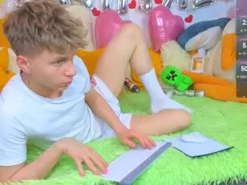 Chaturbate Live Porn of landel_boy