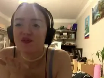 Chaturbate Live Porn of mckenziemoitoza