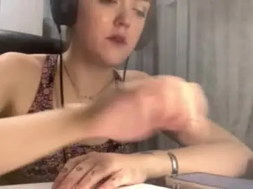 Chaturbate Live Sex Cam of mckenziemoitoza