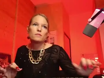 Chaturbate Live Sex Cam of findom_lady_shine