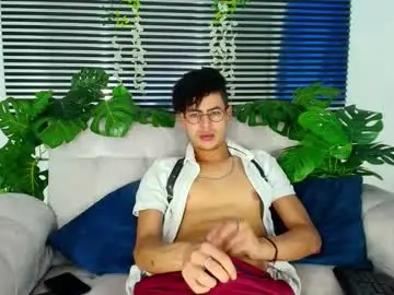 Chaturbate Best live sex cam show of thiiagosaeenz