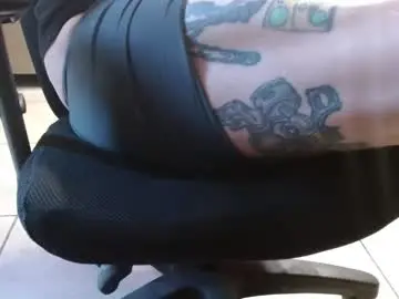 Chaturbate Sex Cam of 2dirtyhillbillies