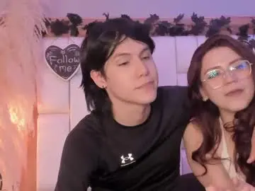 Chaturbate Nude Webcam of daphne_and_roger