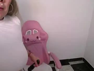 Chaturbate Sex Cam of isabella_wish1