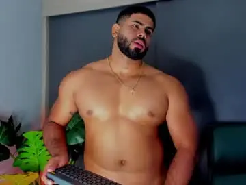 Chaturbate Best live sex cam show of noahcrux