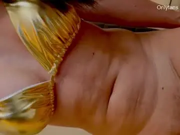 Chaturbate Live Porn of thippy69