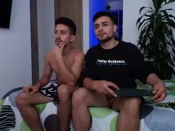 Chaturbate Live Sex Cam of aron_santoro1