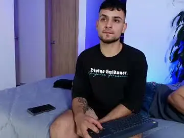 Chaturbate Live Sex Cam of aron_santoro1