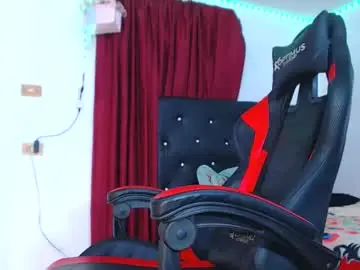 Chaturbate Live Sex Cam of ashelyhots9inches