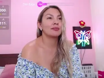 Chaturbate Live Sex Cam of danika_bellaa
