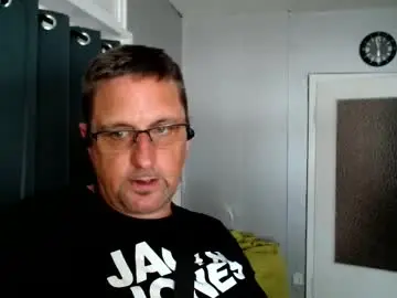 Chaturbate Free Live Porn of wirzwei8883