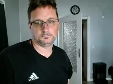Chaturbate Adult Video Chat of wirzwei8883