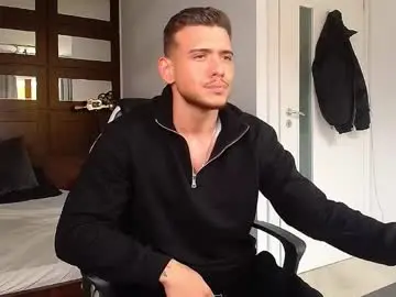 Chaturbate Live Sex Cam of elijahthorne