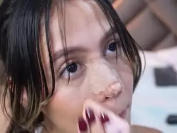 Chaturbate Adult Video Chat of sophia_loreenn