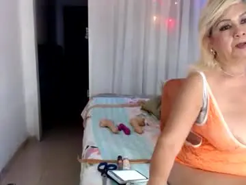 Chaturbate Adult Video Chat of tatianagiraldo12