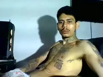 Chaturbate Live Sex Cam of alpha_zom