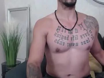 Chaturbate Watch Live Sex Cams of ryanvibe