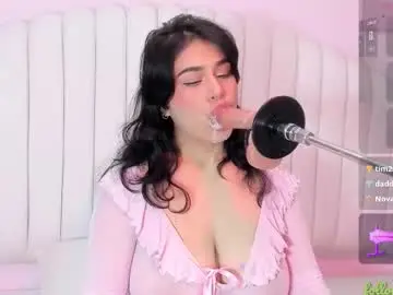 Chaturbate Watch Live Sex Cams of zyle_boobs_