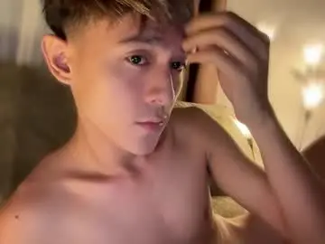 Chaturbate Live Porn of yummyjustine07