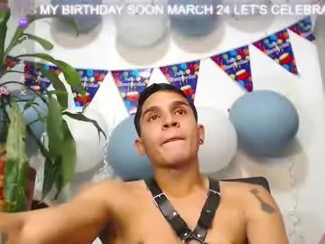 Chaturbate Adult Video Chat of angel_latinboy