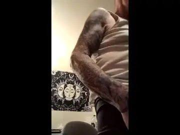 Chaturbate Free Porn Cam of blackfenderdogs