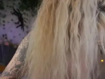 Chaturbate Live Porn of touch_me_if_you_can