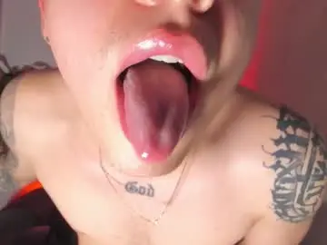 Chaturbate Live Sex Cam of yeiko_romero_