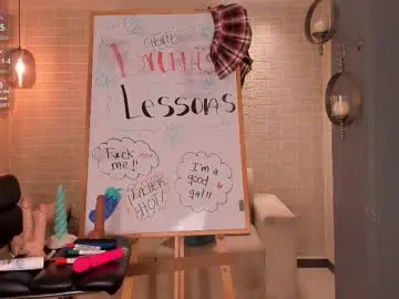 Chaturbate Live Sex Cam of carlabrunni_