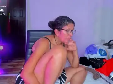 Chaturbate Live Sex Cam of keyla_milf