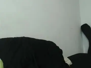 Chaturbate Live Sex Cam of criscamiloo