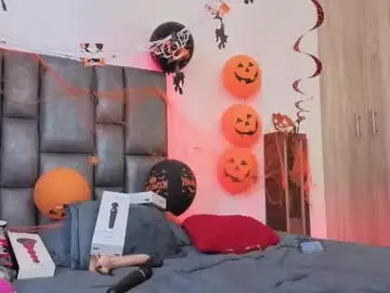 Chaturbate Free Porn Cam of miarobertsmilf